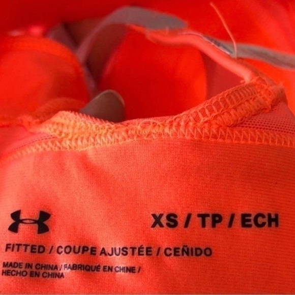 UNDER Armour Sports Bra. New With Tags Attached. - Picture 6 of 9